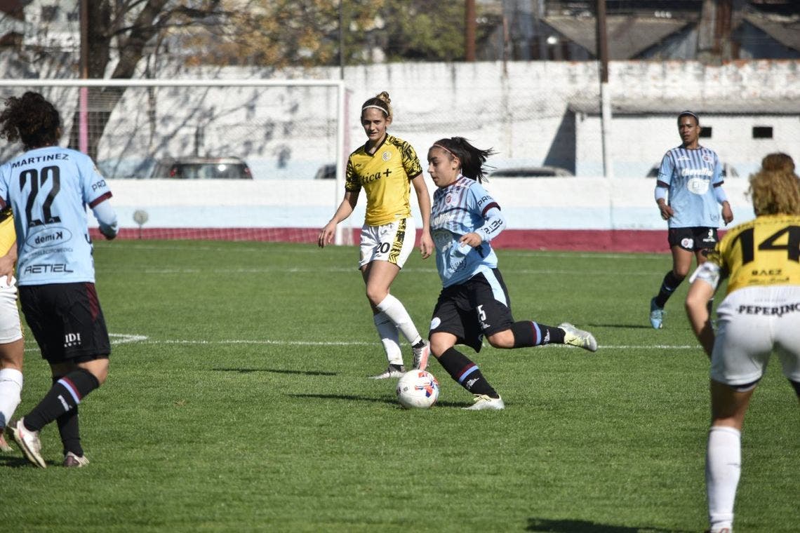 UAI Urquiza no tuvo piedad ante Comunicaciones - Fémina Fútbol